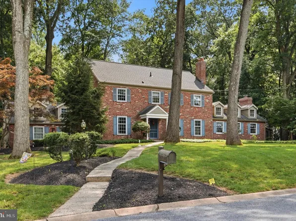 13 Stonehenge Ln, Malvern, PA 19355