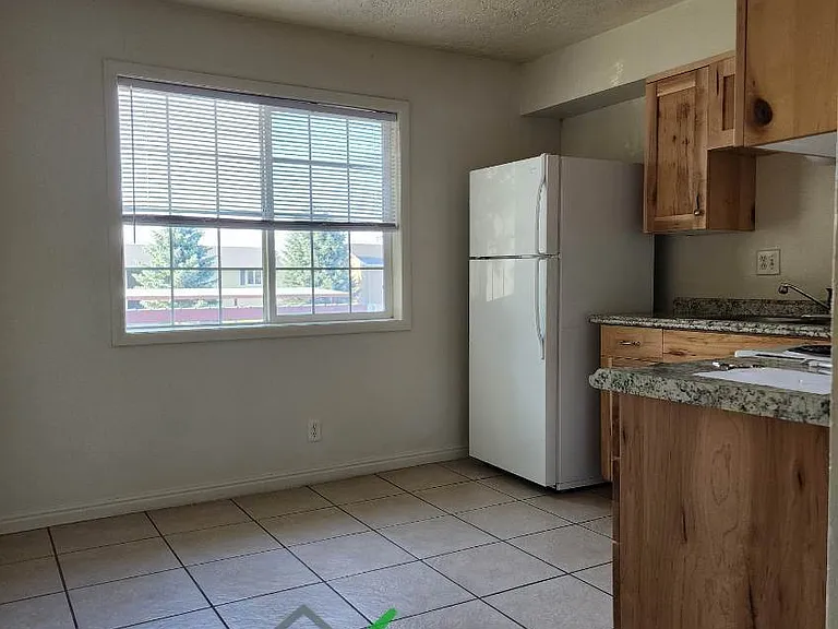 250 Carol Dr #1 — Photo 7