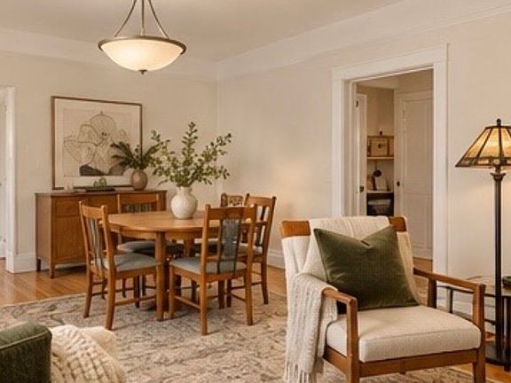 4th image of 1460 Chestnut St #10