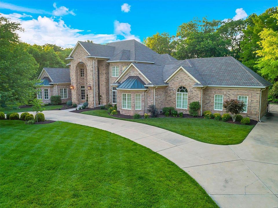 13541 Weston Park Dr, Saint Louis, MO 63131 Zillow