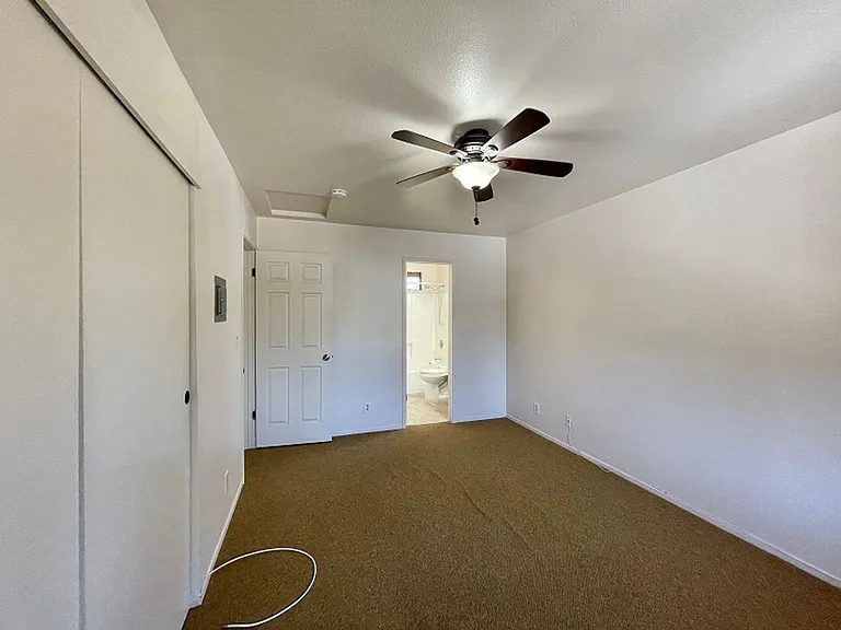 Bridgeview Apartments — Photo 21