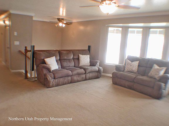 3 Living Room View 2_03292016