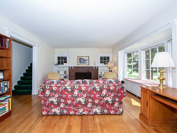 2nd image of 5820 N Nicolet Ave