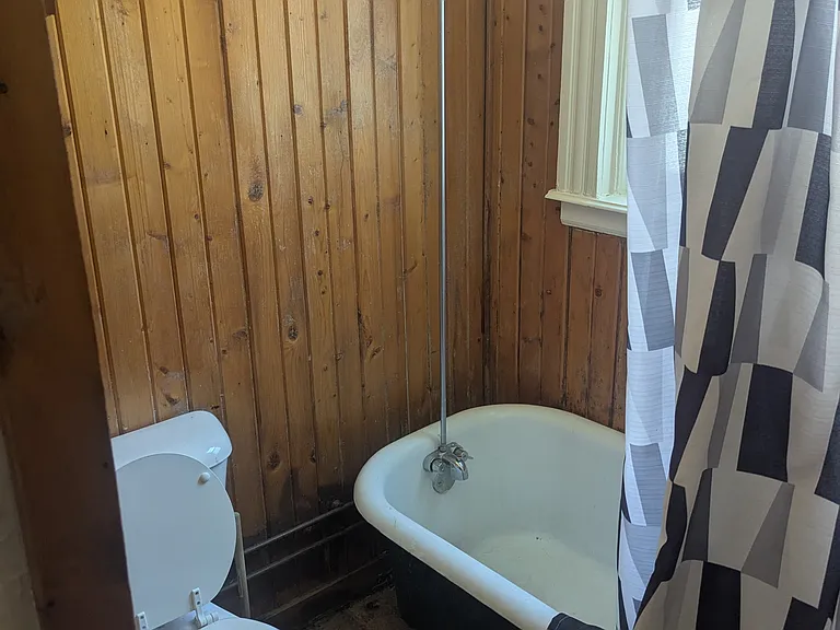 2158 Clifton Ave — Photo 10