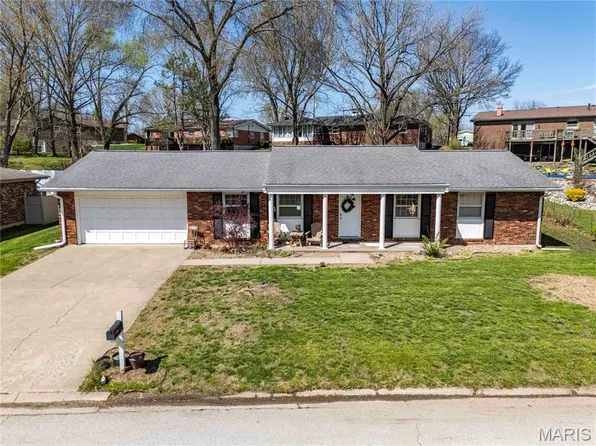 30 Satellite Dr, Hannibal, MO 63401