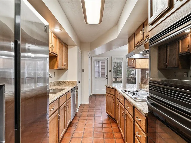 9281 Fletcher Trace Pkwy — Photo 17