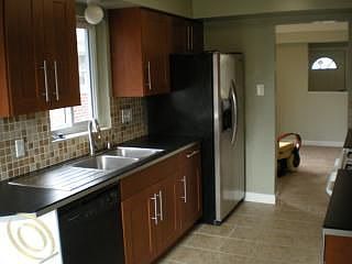 5th image of 13331 Burton Ave
