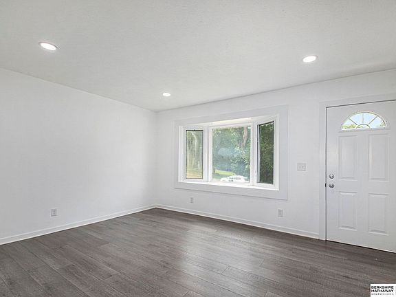 5th image of 4613 Saratoga St