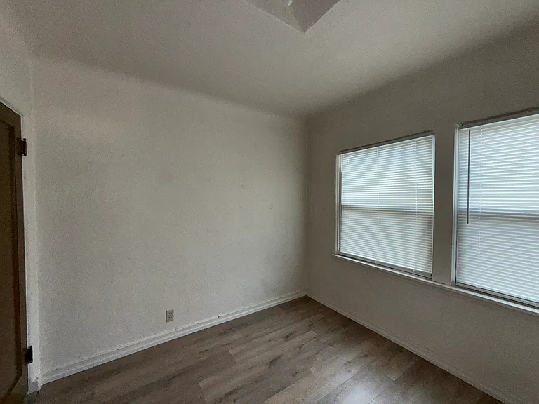 209 S 9th Ave #5 — Photo 8