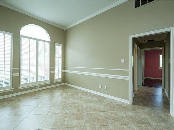 4th image of 1901 Canyon Ct