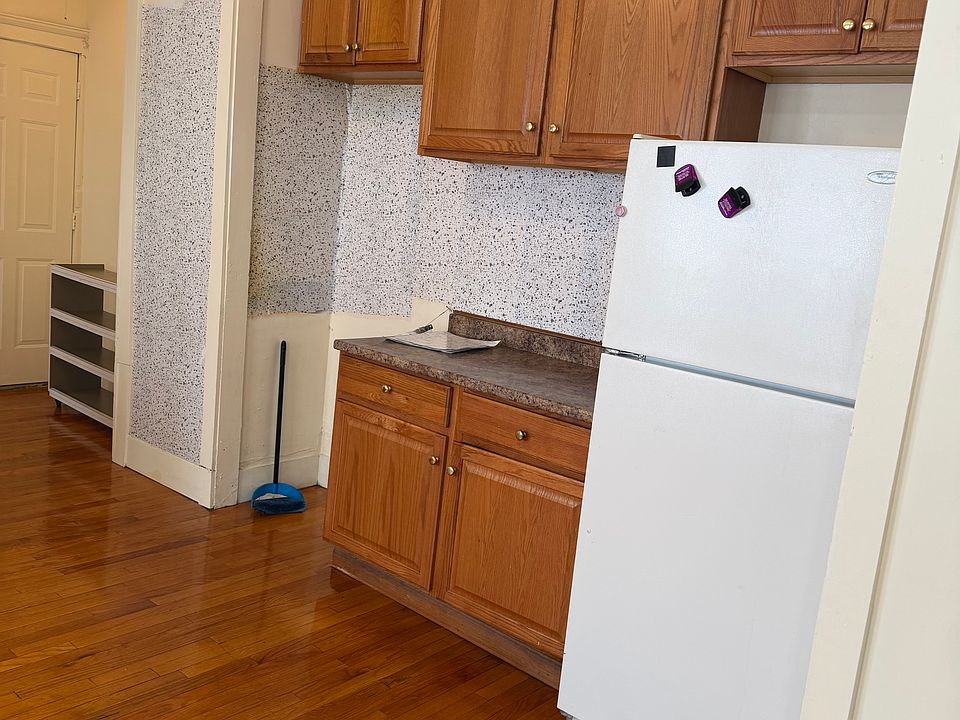1st image of 953 Hyde Park Ave #2LEFT