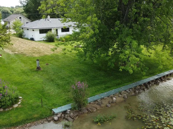 1268 Nielsen Dr, Trufant, MI 49347