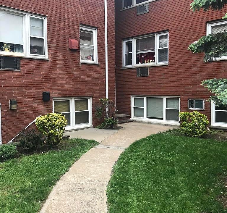 2nd image of 398 Danforth Ave APT D5