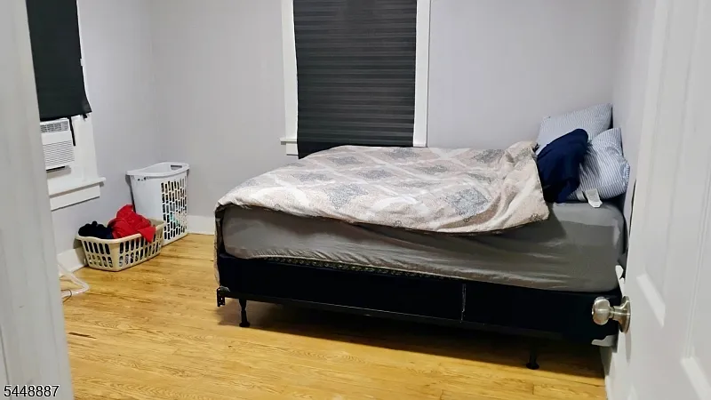 2 bed, 1.0 bath, $1,800 — Photo 3