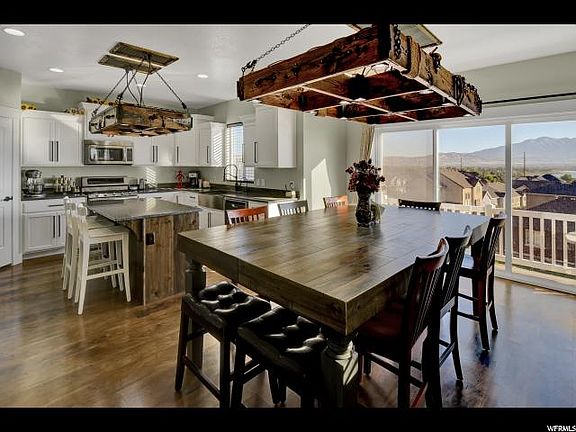 3rd image of 136 W Parkside Dr #108