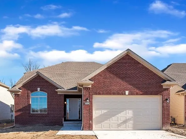 30020 Camden Cir, New Baltimore, MI 48051