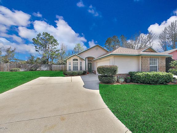 3rd image of 12267 Sutton Estates Dr
