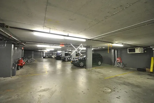 Rented by Yaffa Realty LLC | media 10