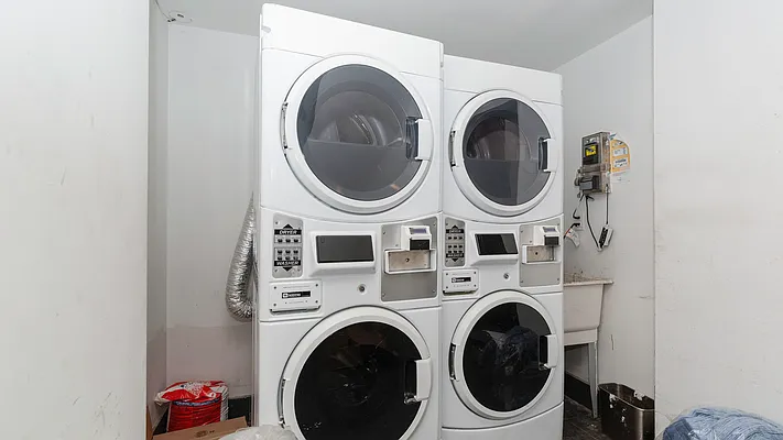 Rented by Nooklyn NYC LLC | media 32