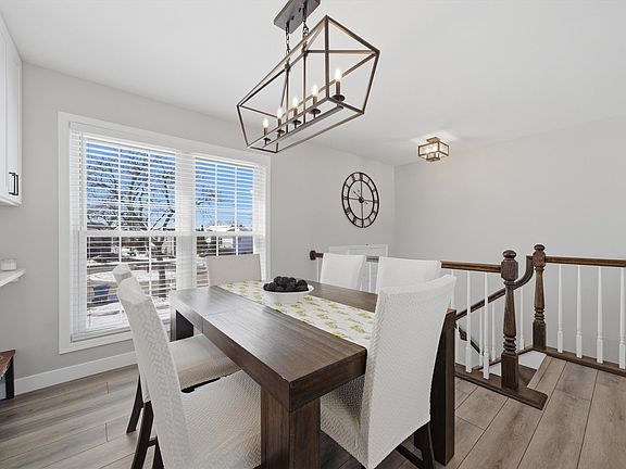 3rd image of 396 Nantucket Ct