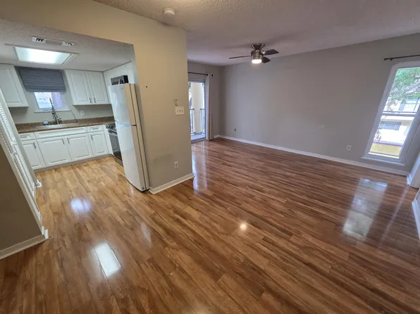 317 Hayden Rd APT 11, Tallahassee, FL 32304