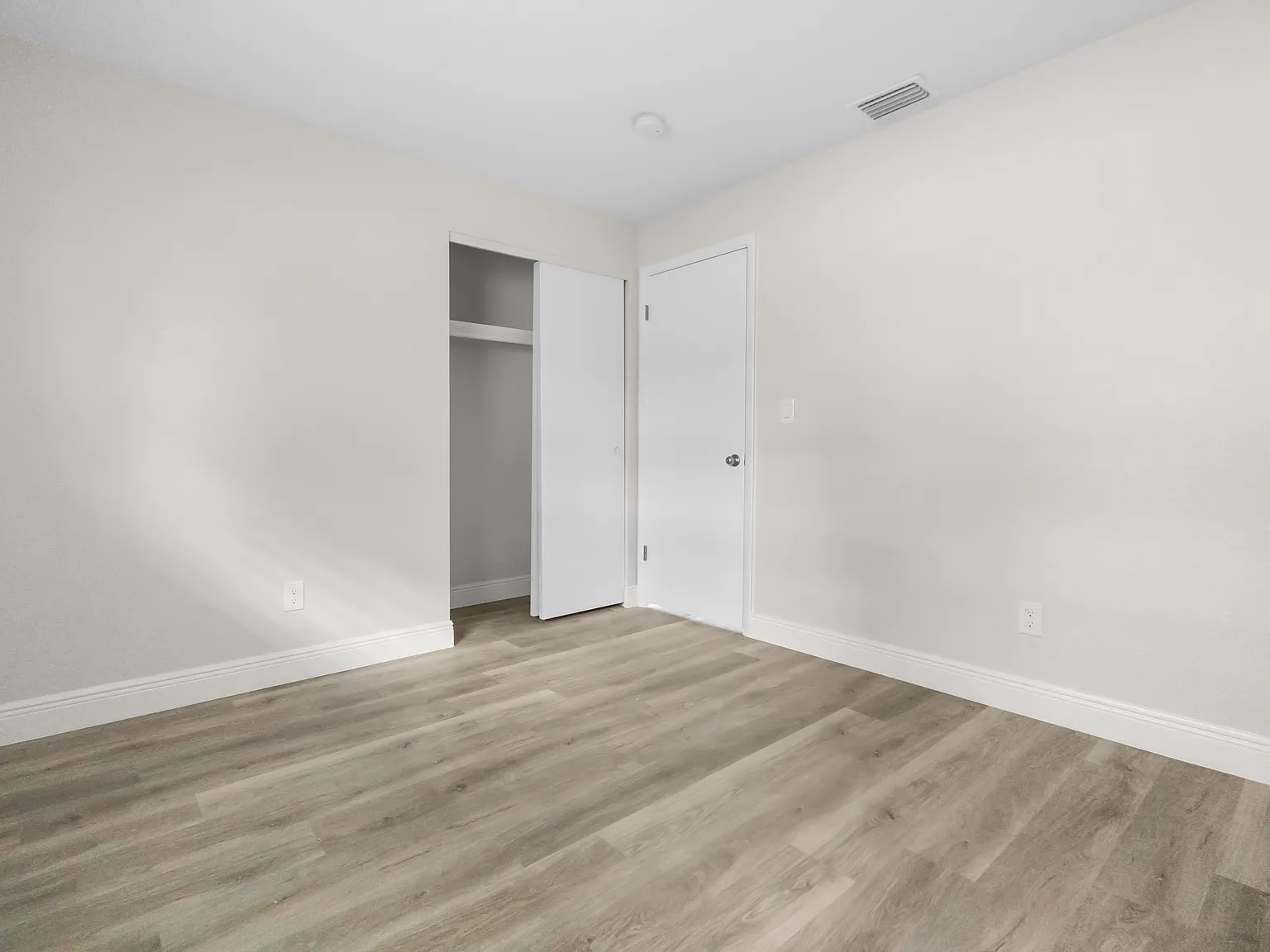 1916 West Hughey Street - 1 — Photo 4