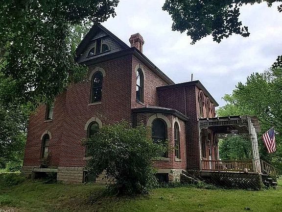 3rd image of 412 Moxahala Ave