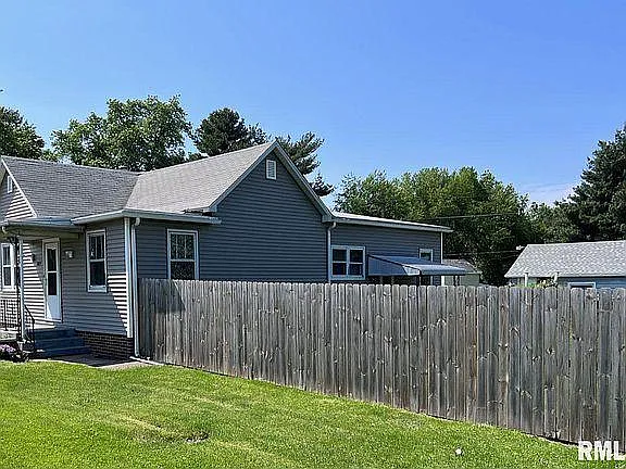 2829 E Sangamon Ave — Photo 27