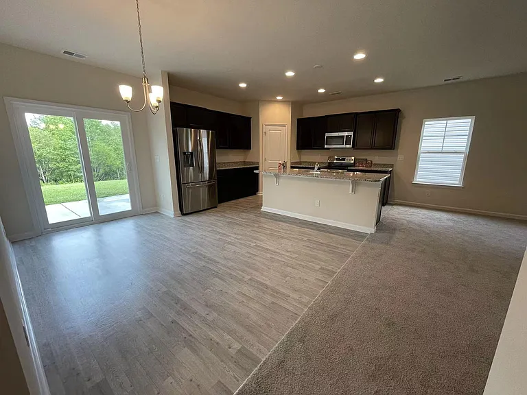 248 Hampton Park Cir — Photo 2