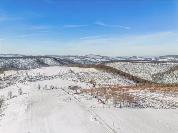 400 Wable Dr, Fort Hill, PA 15540