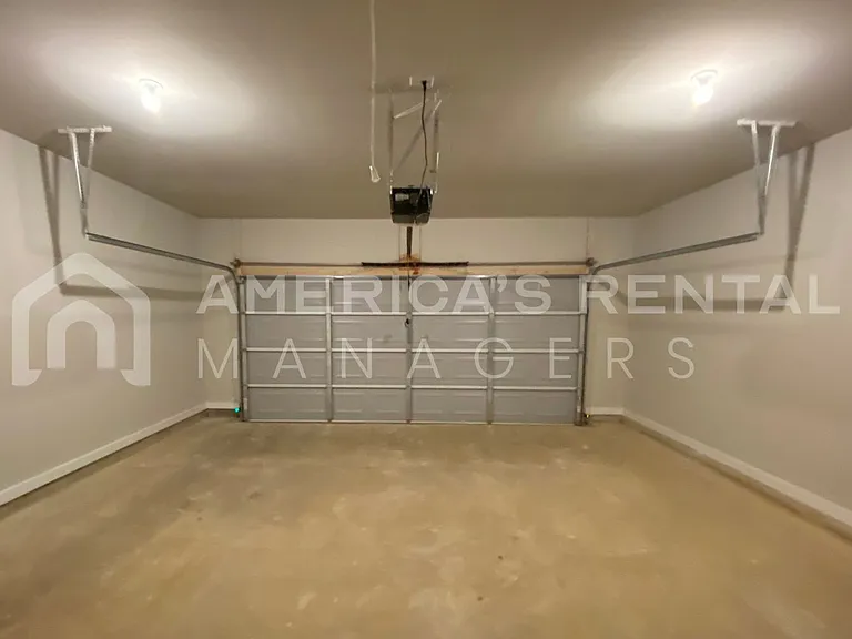 240 Avalon Way — Photo 30