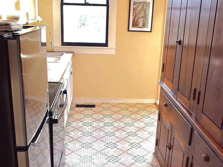 1006 Thompson Pl #3 — Photo 4