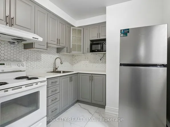 2656 Islington Ave #2, Toronto, ON M9V 2X5