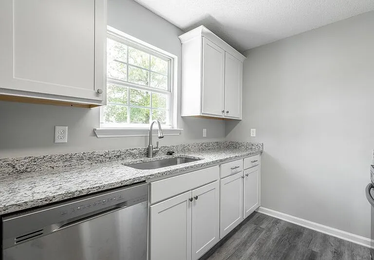 1801 S Lyerly St #MAIN HOUSE — Photo 10