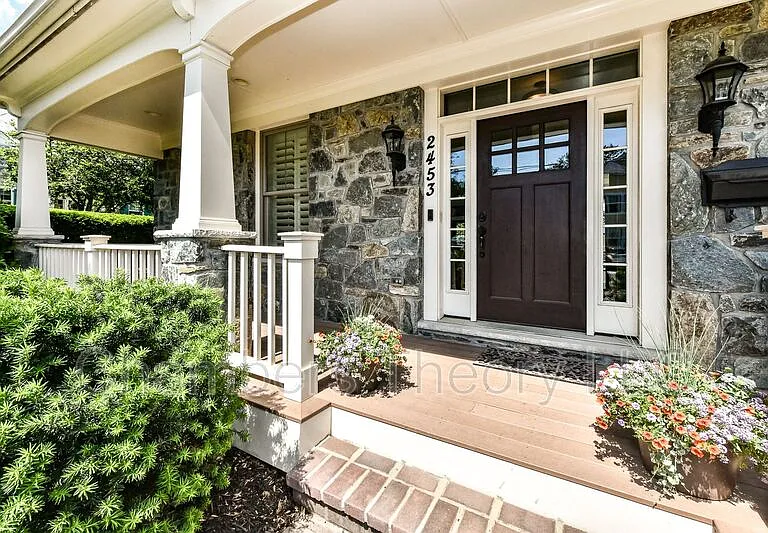 2453 N Jefferson St — Photo 4