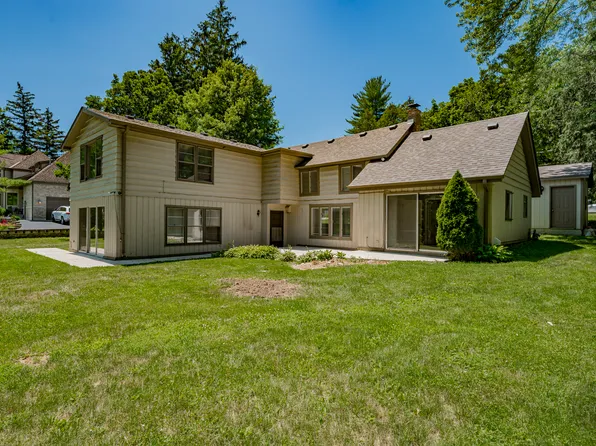 3S061 Williams Rd, Warrenville, IL 60555
