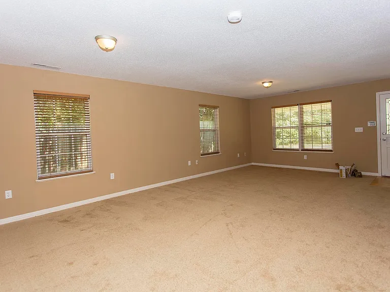 1612 Glenwood St NW — Photo 7