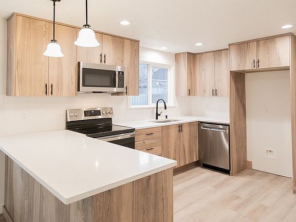 3rd image of 10309 NE 23rd St