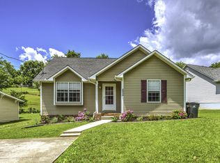 2214 Ridgecrest Dr, Knoxville, TN 37918