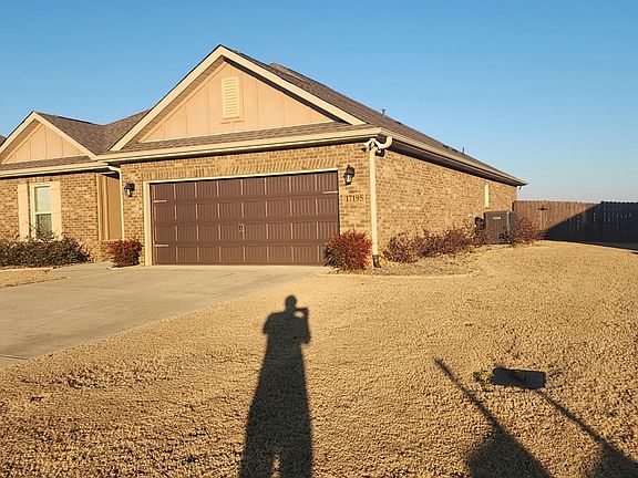 2nd image of 17195 Fieldway Cir