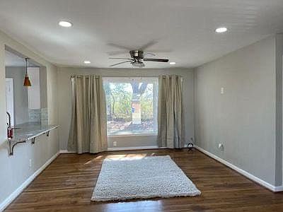 2nd image of 3825 Lampl Ave