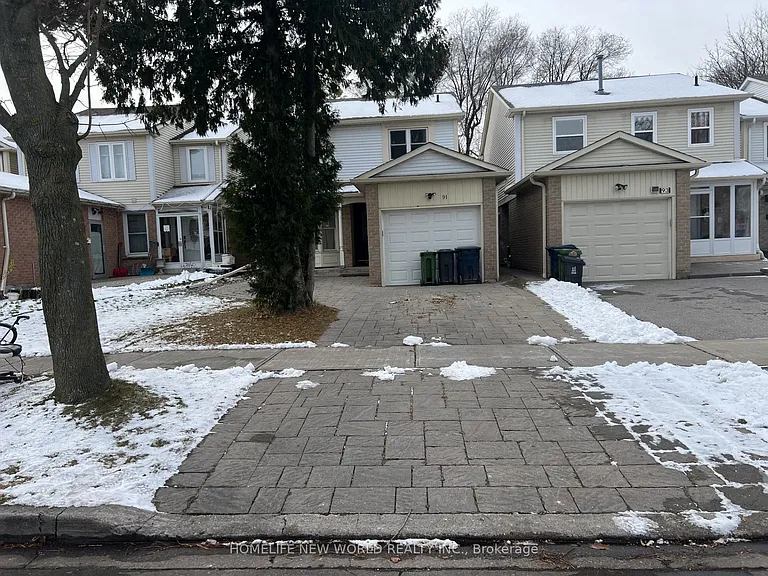 91 Campania Cres — Photo 3
