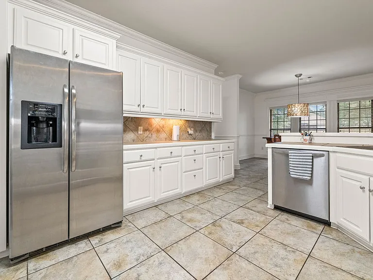 108 Bouriese Cir — Photo 16