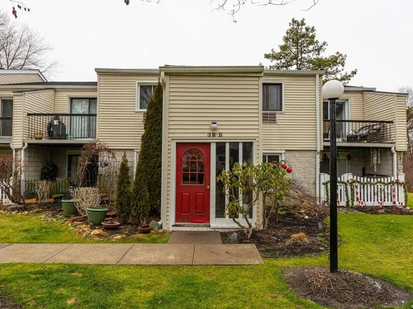 38 Richmond Boulevard #1B, Ronkonkoma, NY 11779