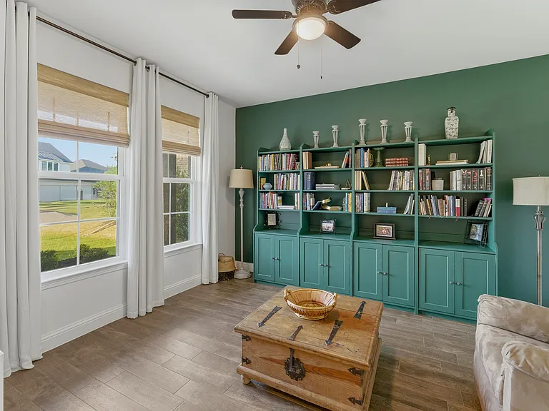 9920 Chaparral Pass — Photo 11