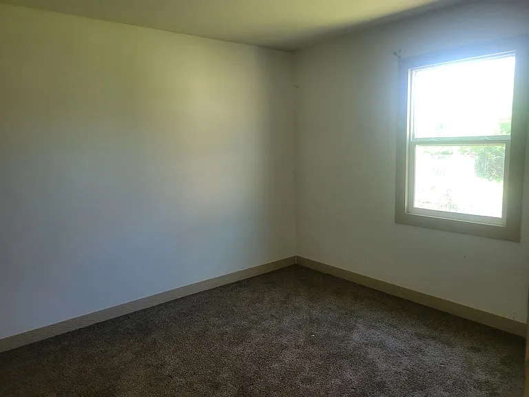 420 SE Pinecrest Dr — Photo 5