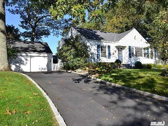 1st image of 128 Lawrence Ave