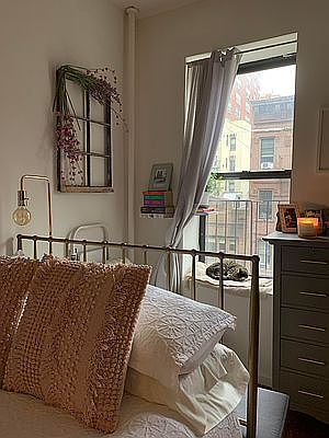 2nd image of 212 W 80th St APT 4A