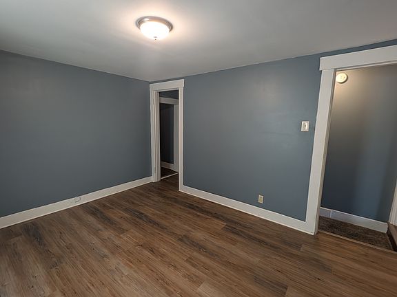 3rd image of 553 Deeds Ave