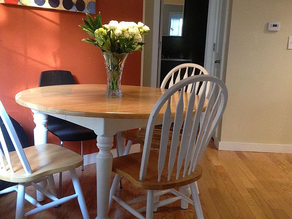Dinning room with table/chairs (not included)